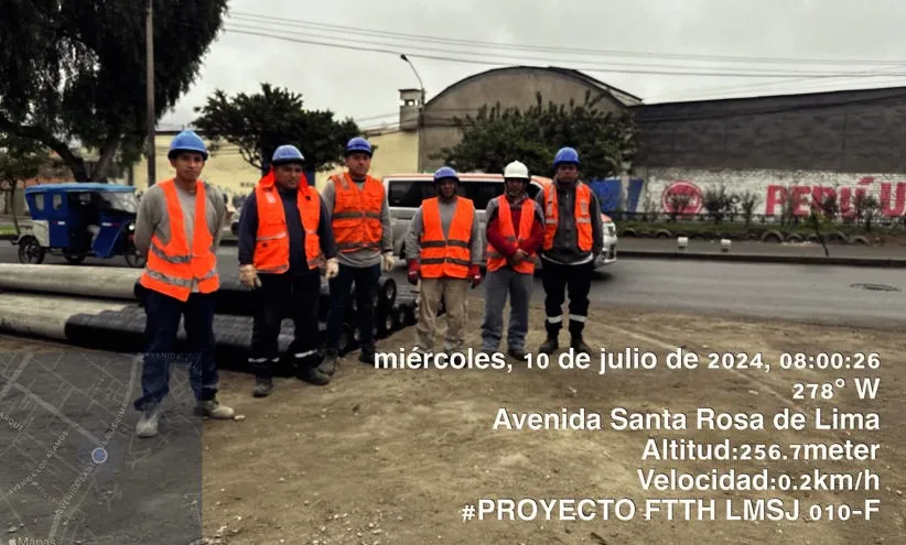 Cuadrilla de EMMA en el proyecto FTTH de la Avenida Santa Rosa, julio de 2024