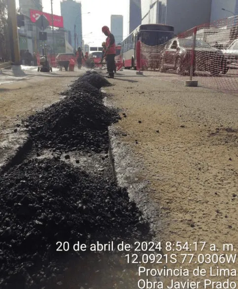 Instalación de ductos en vereda